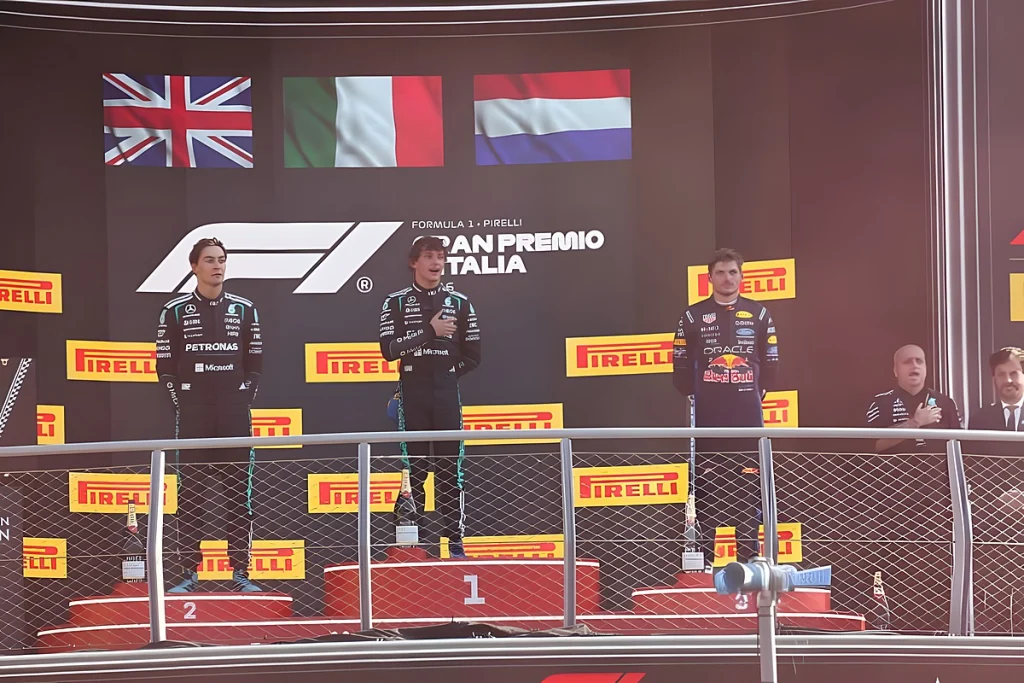 George Russell vaiado após batalha com Kimi Antonelli no GP de itália