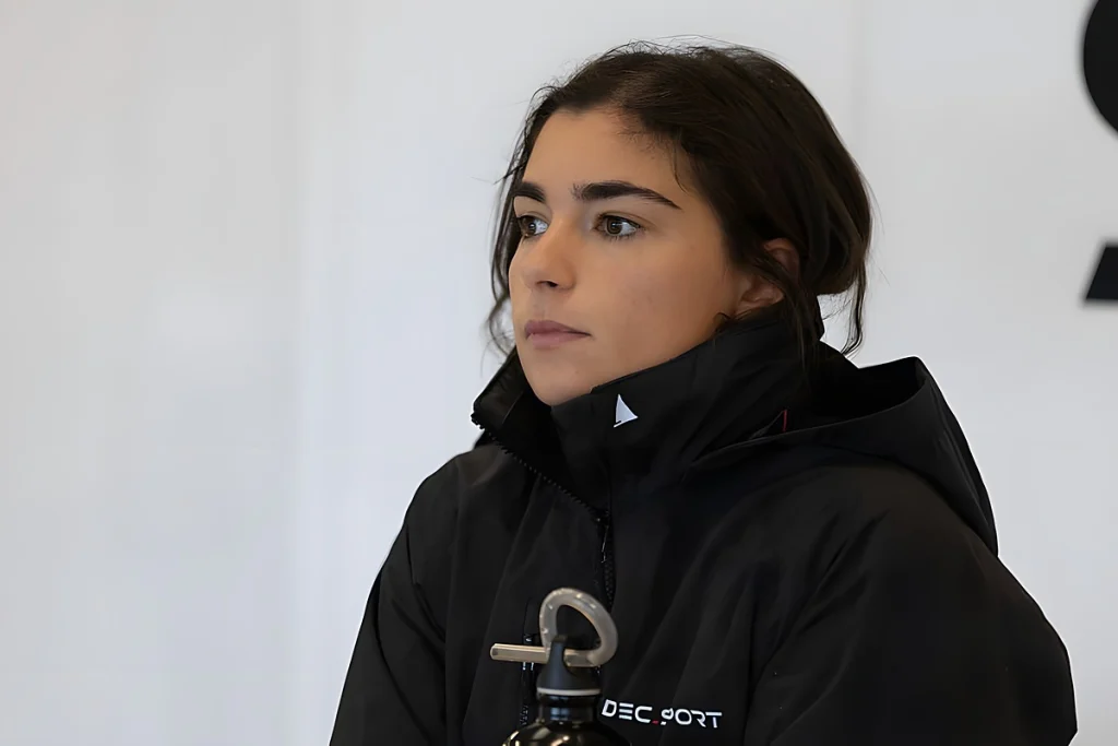 Jamie Chadwick realiza teste secreto com Williams antes do GP de baku