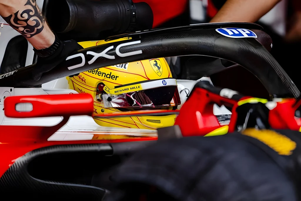 FIA pune Lewis Hamilton e Ferrari após incidente no GP da malásia