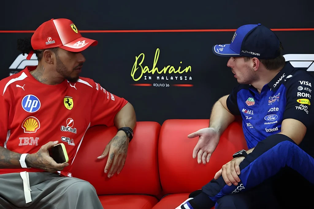 Verstappen parte da pole para duelo histórico com Hamilton na malásia