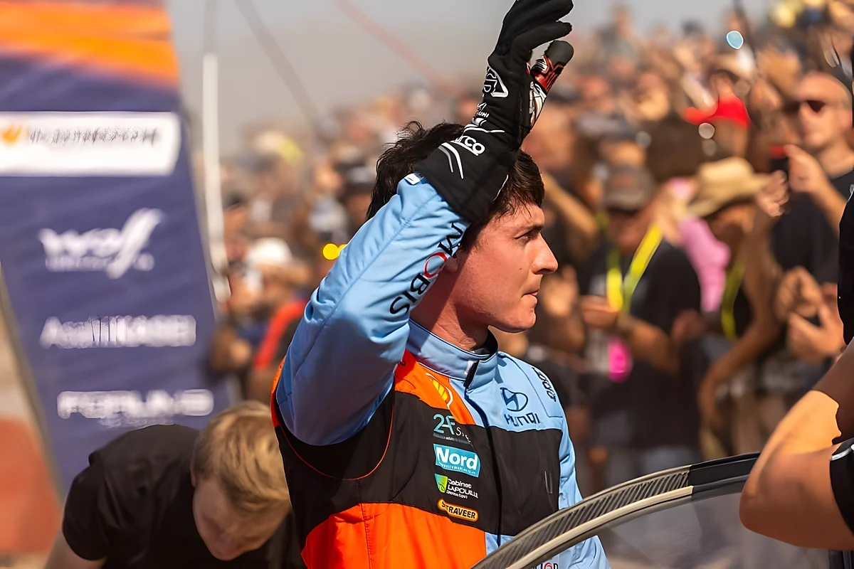 Adrien Fourmaux reage às ligações com a Ford para o WRC