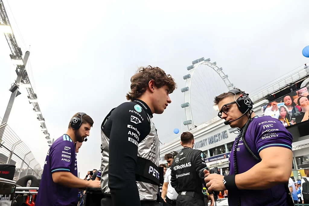 Kimi Antonelli sofre susto grave antes do GP de singapura