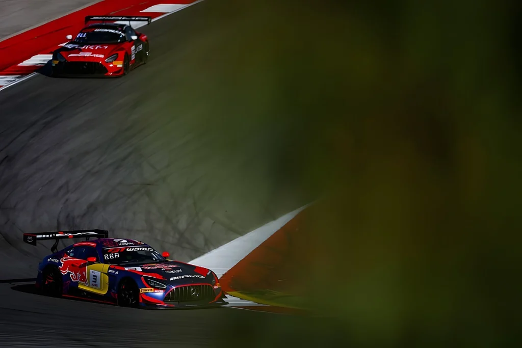 Max Verstappen termina treino livre em 20.º no GT world challenge em Portimão