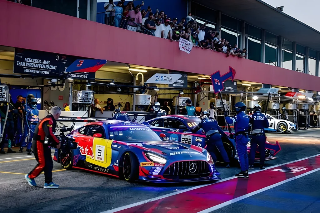 Equipa de Max Verstappen sofre revés em qualificação do gt em portimão