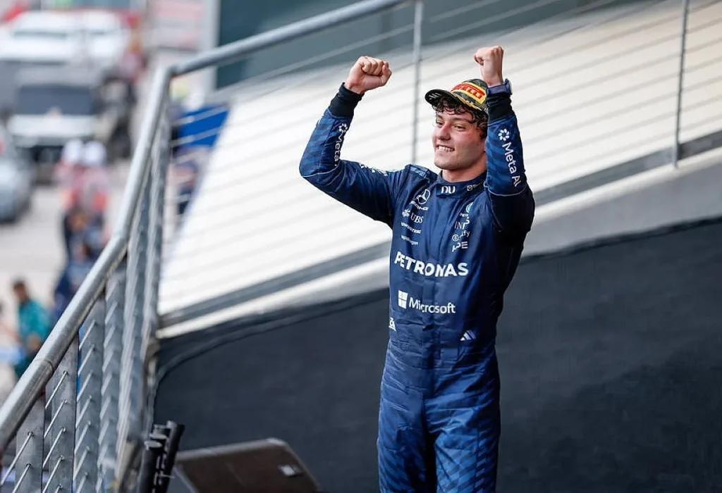 Verstappen: Antonelli vai ficar «ainda melhor» após o título
