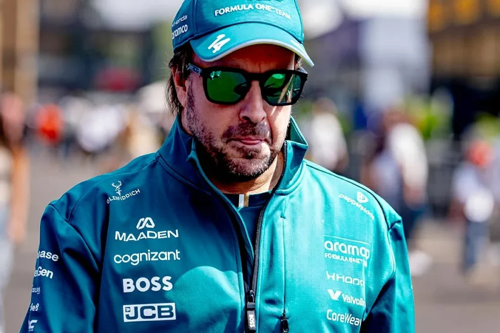 Fernando Alonso mantém críticas aos pilotos do fundo da grelha da F1