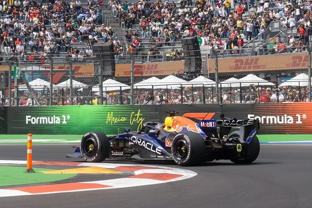 Verstappen critica Lawson após choque nos treinos do México