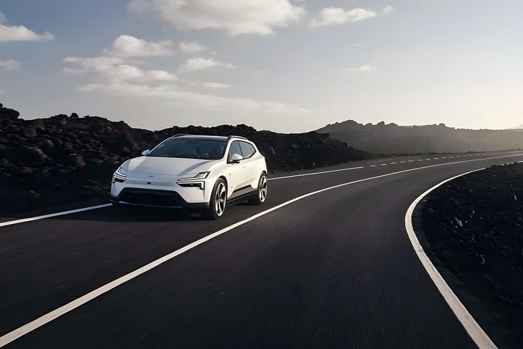 Polestar 4 ganha nova vida: agora tem mais espaço, vidro traseiro e até modo Camping. Já há preços