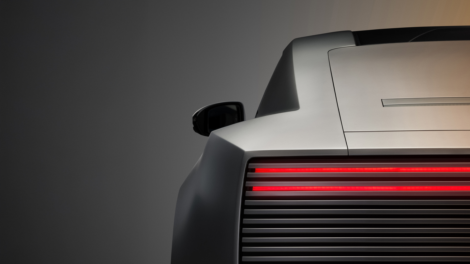 Pormenor das linhas horizontais do painel traseiro do Jaguar Type 01, em prateado, numa fotografia oficial da Jaguar