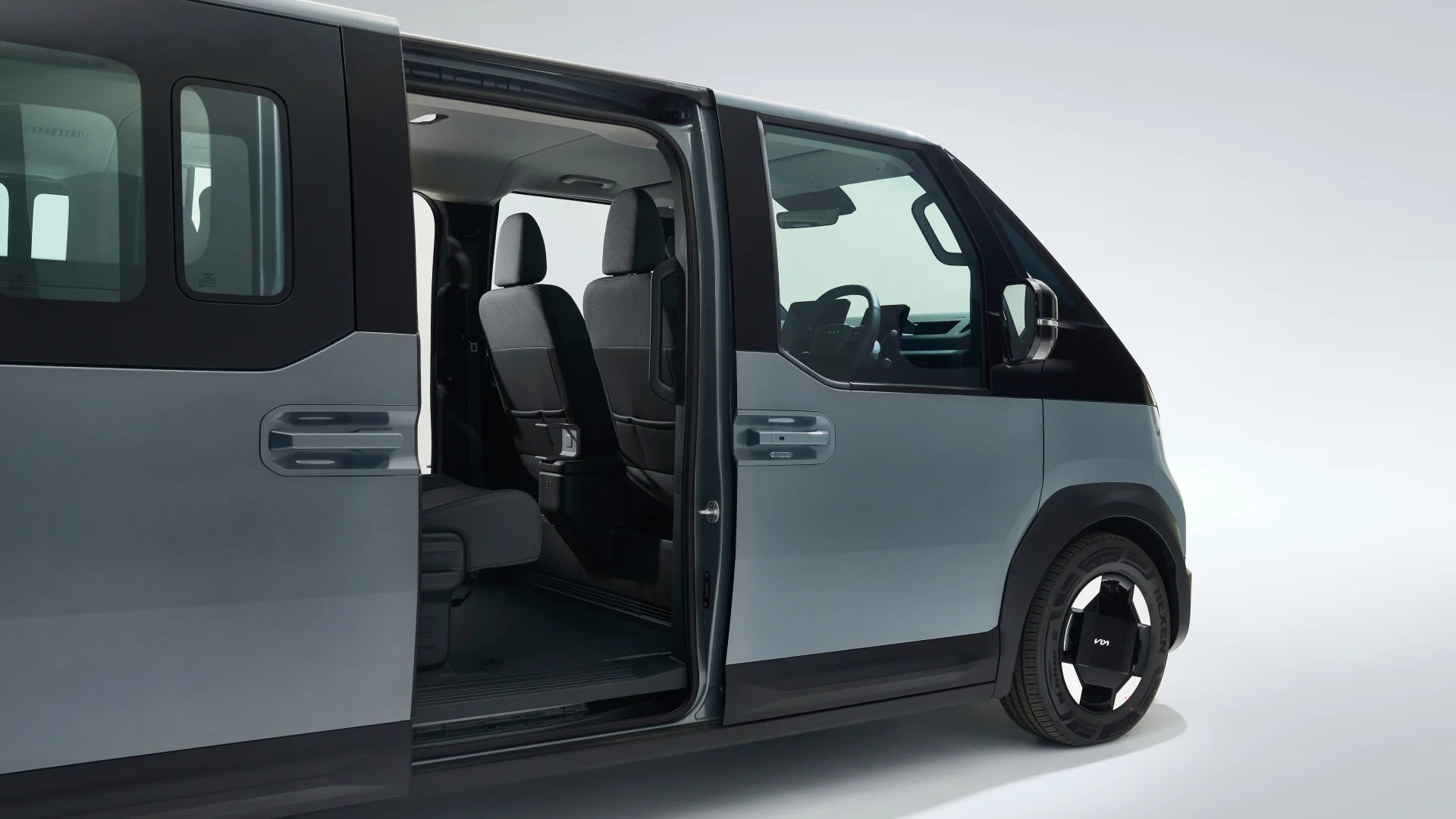 Na imagem, o Kia PV5 Passenger, numa fotografia oficial da Kia.
