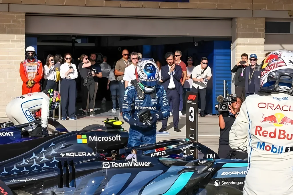 Kimi Antonelli parte na pole e procura ser o campeão mais jovem em austin