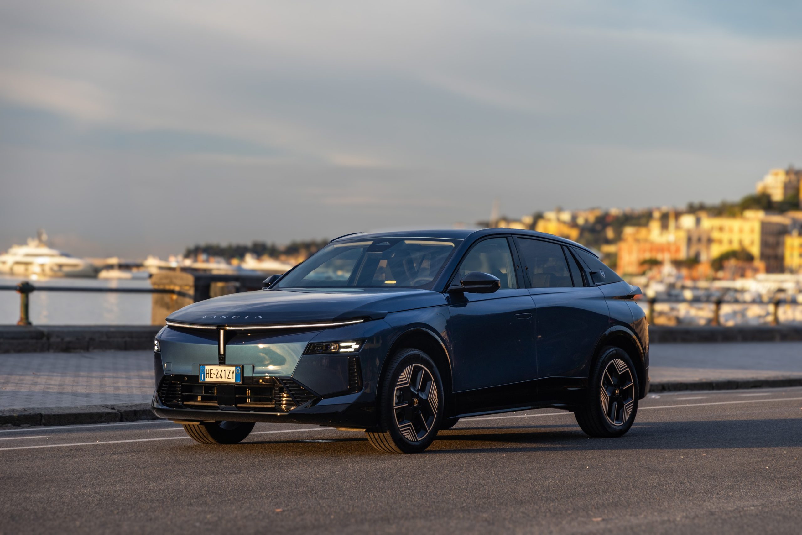 O novo Lancia Gamma, numa fotografia oficial da Lancia. A marca não indica a versão.