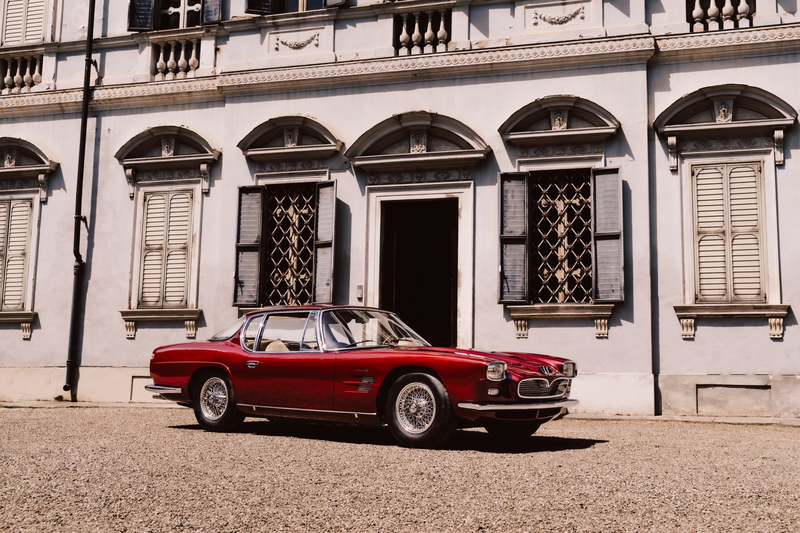 O Maserati 5000 GT Frua, chassis 103064, na fotografia principal do comunicado da Maserati