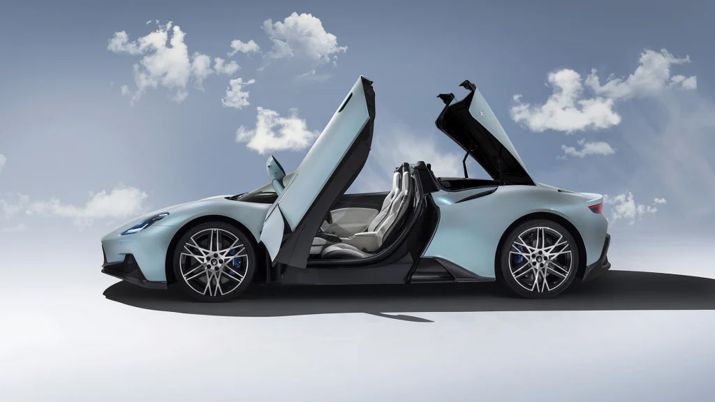 O Maserati MC20 Cielo torna o tejadilho transparente sem o abrir