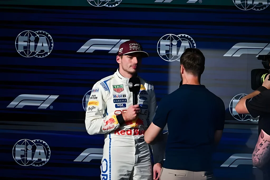 Max Verstappen não sorri após qualificação no GP dos eua