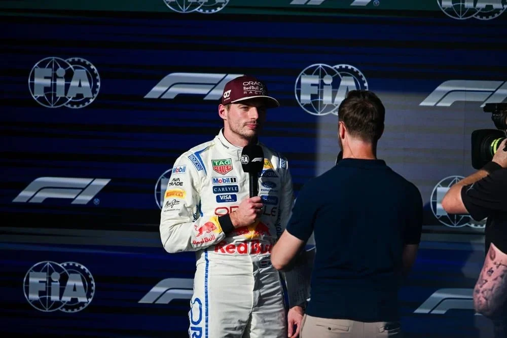 Max Verstappen não sorri após qualificação no GP dos eua