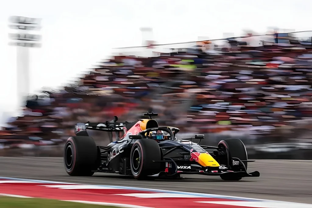 Max Verstappen questiona estratégia da Red Bull após falha na vitória