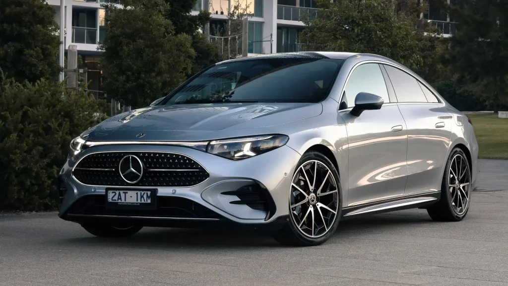 Mercedes-Benz quer aproximar elétricos e modelos a gasolina