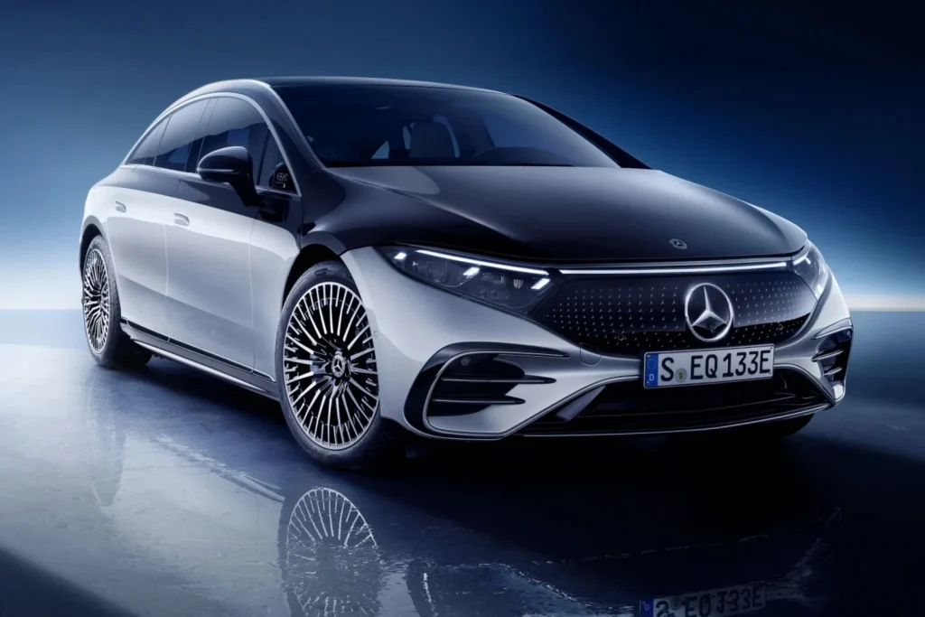 A Mercedes põe turbo elétrico de 5 kW no motor M 252 LS