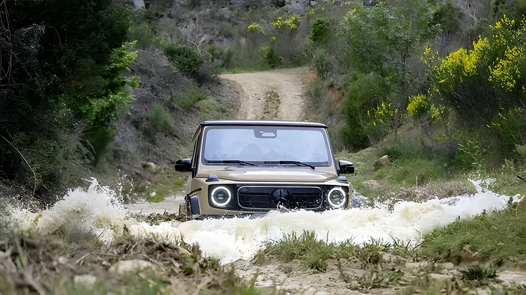 Mercedes quer levar o Classe G para dentro de água