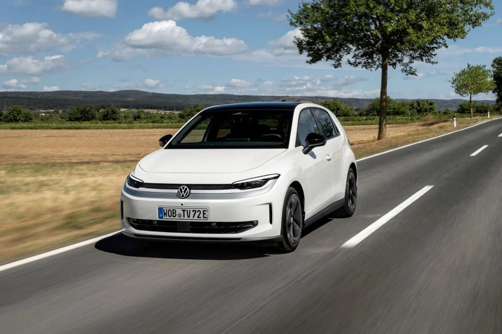 O ID. Polo de 155 kW (211 cv) convence na estrada e leva 441 litros na mala