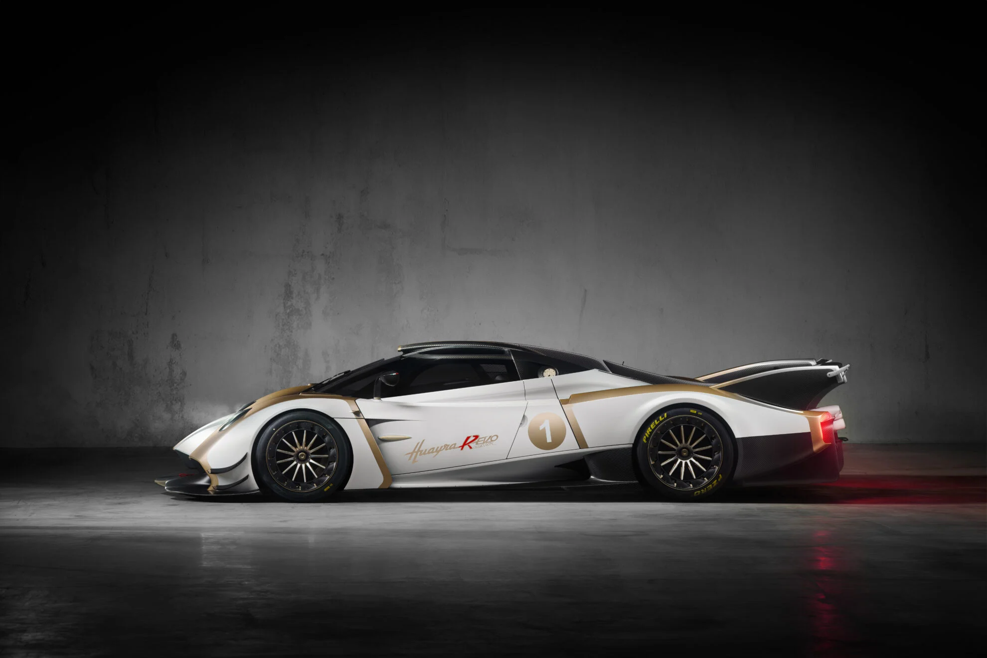 Na imagem, o Pagani Huayra R Evo Roadster, numa fotografia oficial da Pagani.