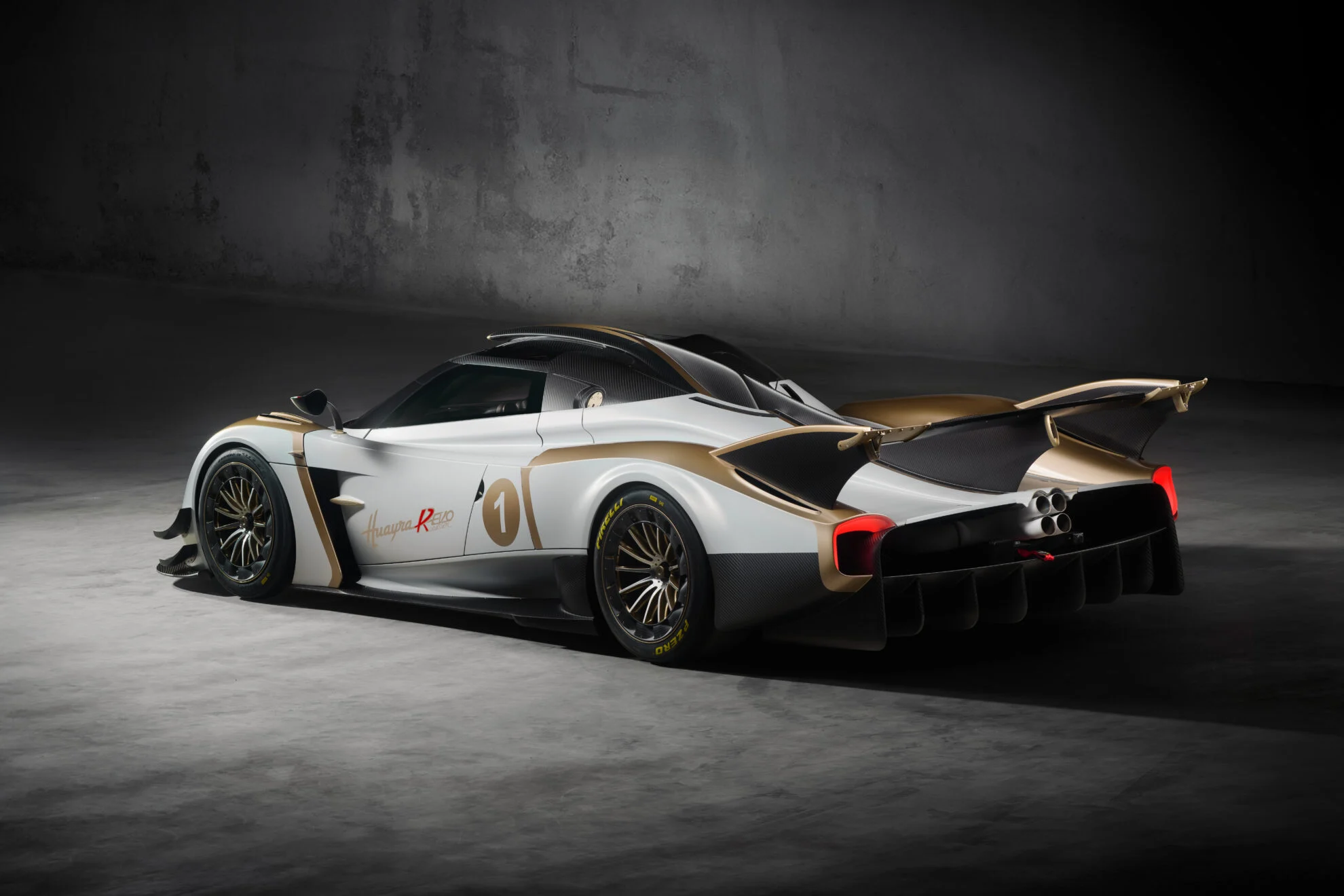 Na imagem, o Pagani Huayra R Evo Roadster, numa fotografia oficial da Pagani.