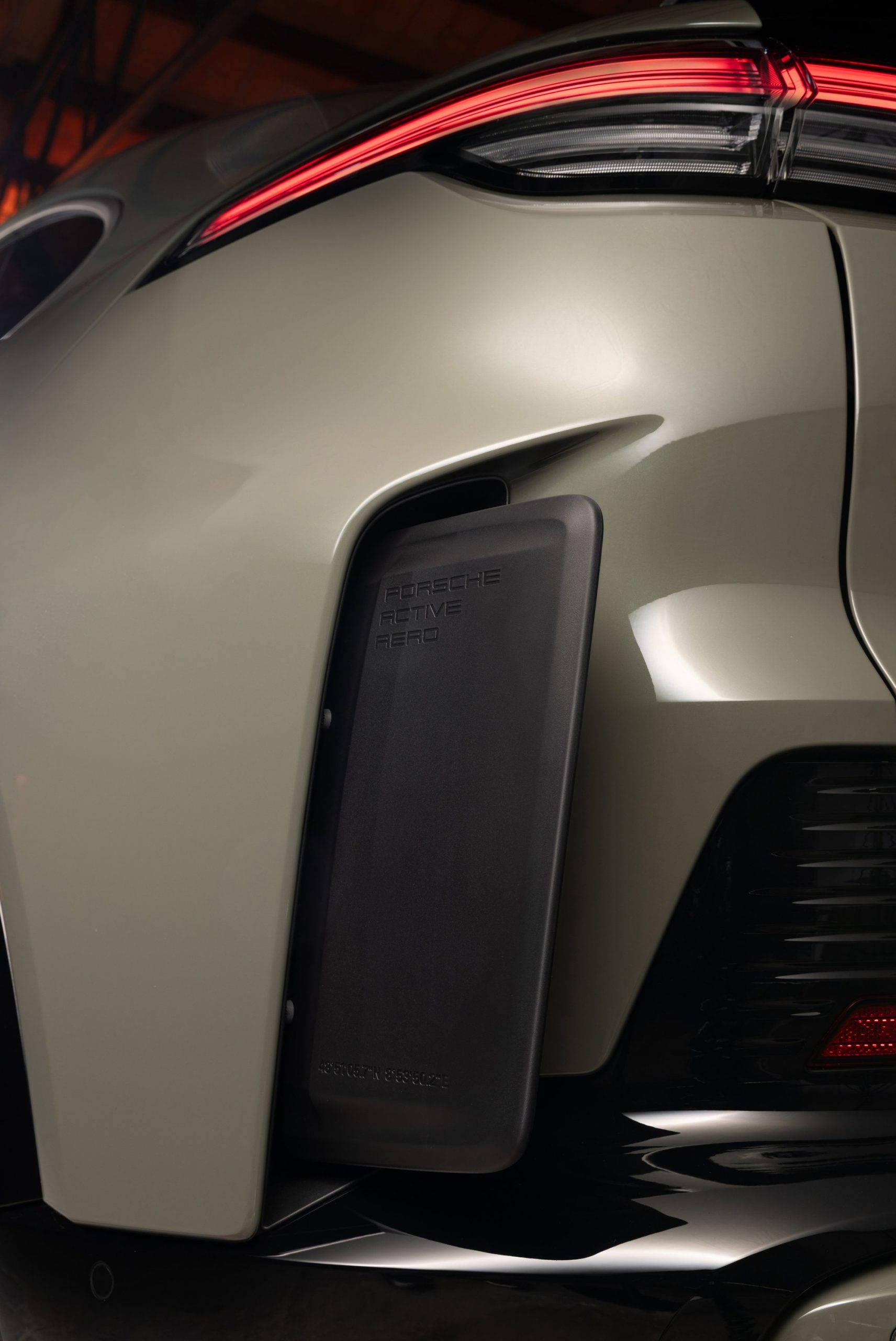 Pormenor aerodinâmico do Cayenne Turbo Coupé Electric.