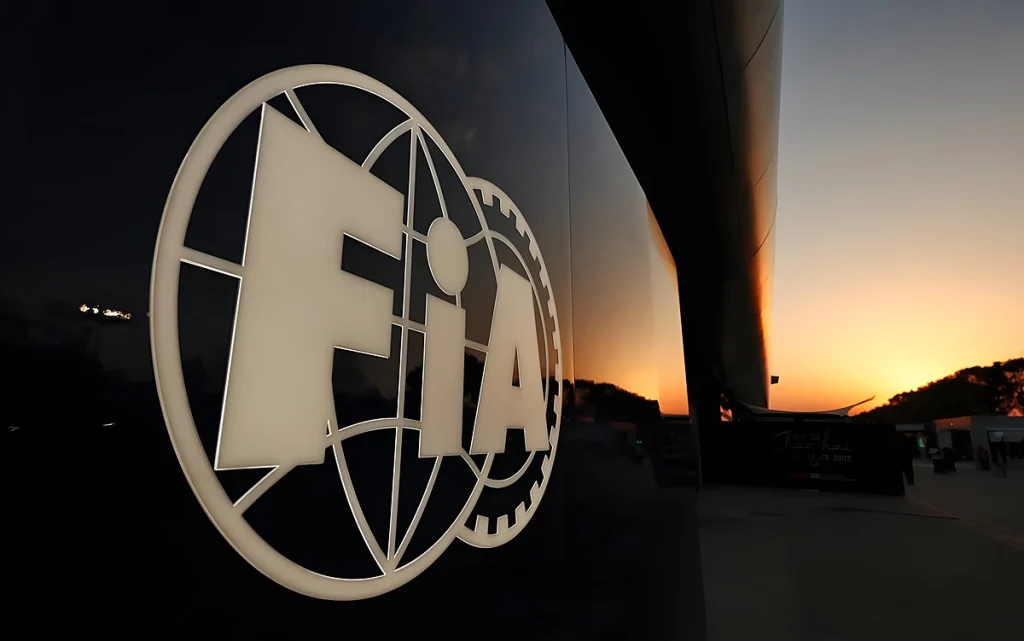 FIA sob pressão por levantar sanções a pilotos russos