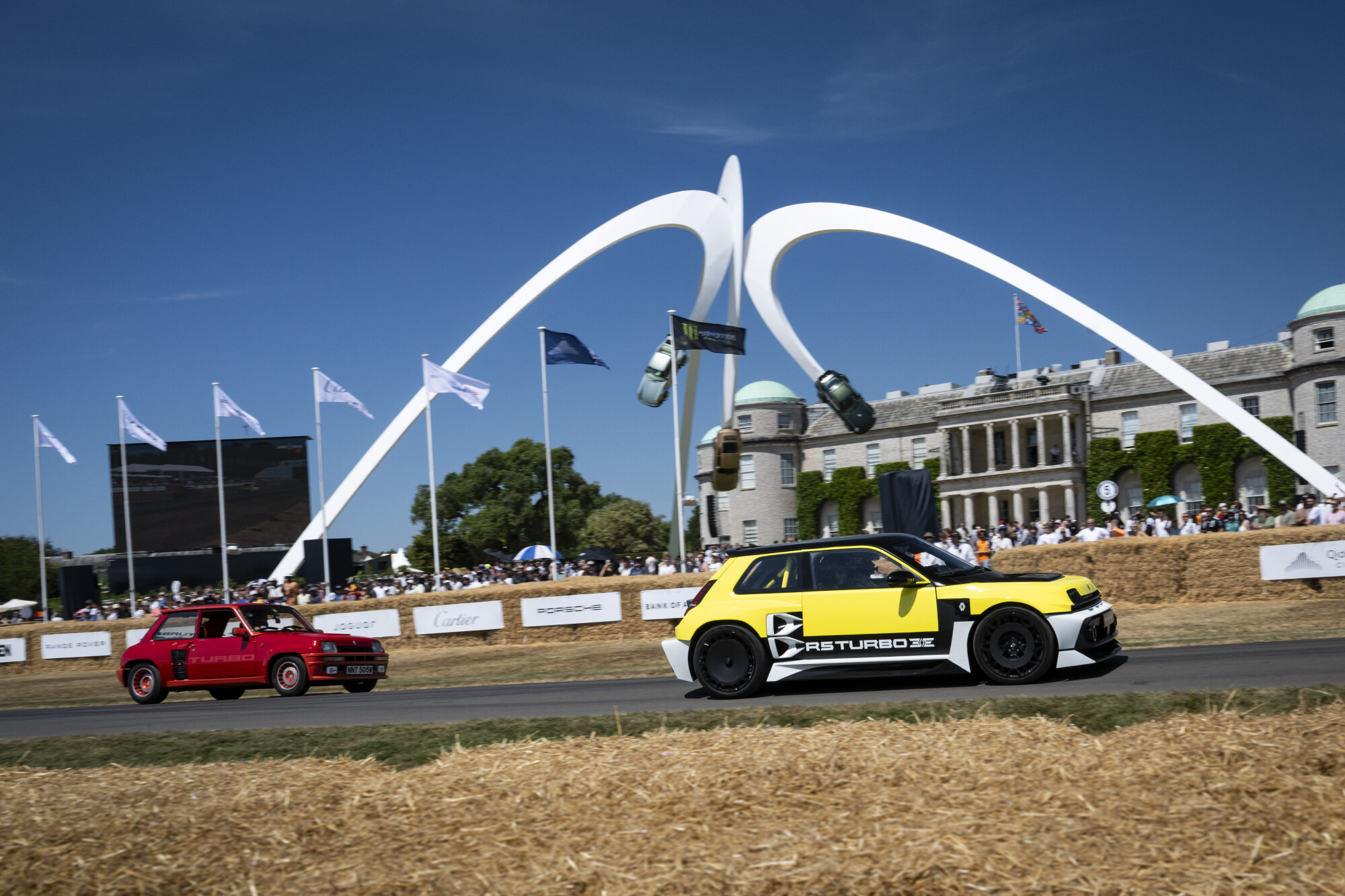 Renault 5 Turbo 3E amarelo no Goodwood Festival of Speed de 2026, numa fotografia oficial da Renault.