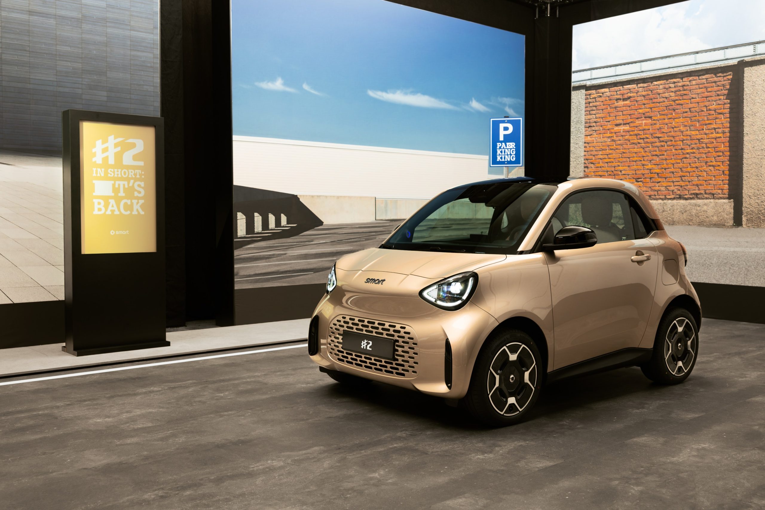 smart #2 Premium de 2026, em dourado; fotografia oficial da marca.
