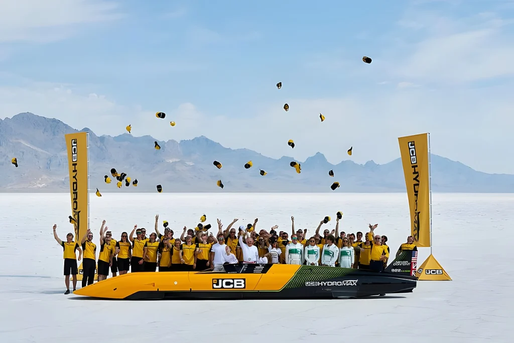 JCB Hydromax dispara até aos 654 km/h e escreve uma nova página na história do hidrogénio