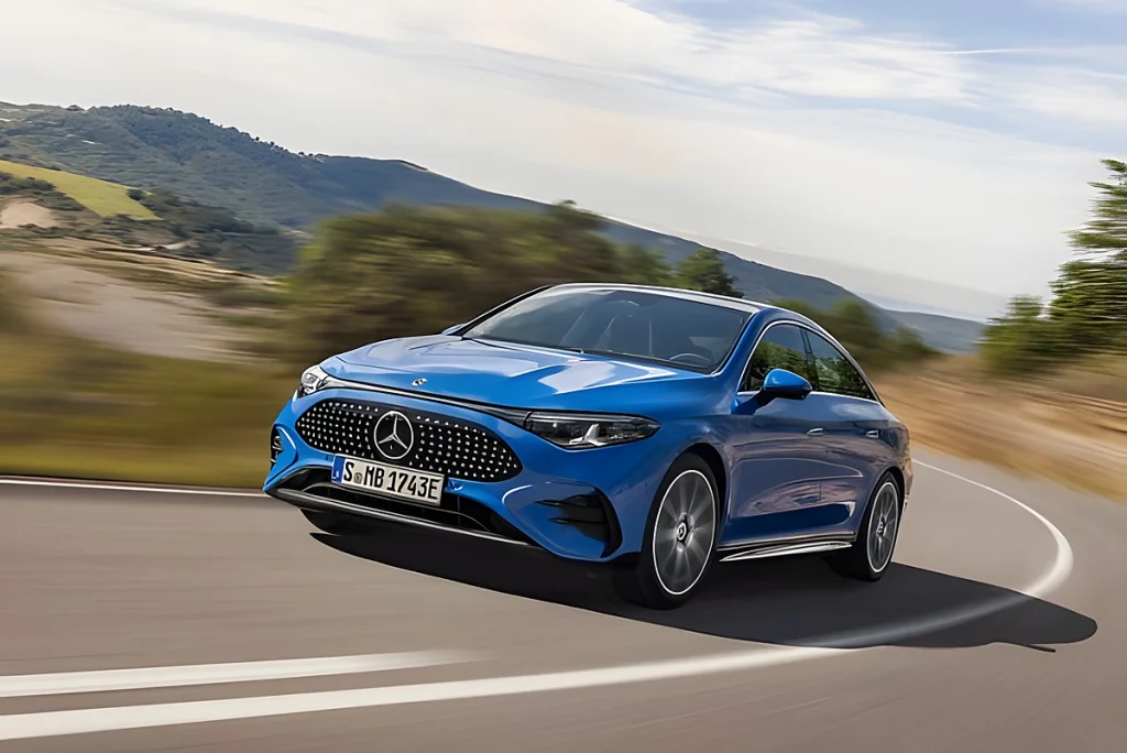 Só o Mercedes CLA reconheceu a criança com roupa refletora no teste do ADAC
