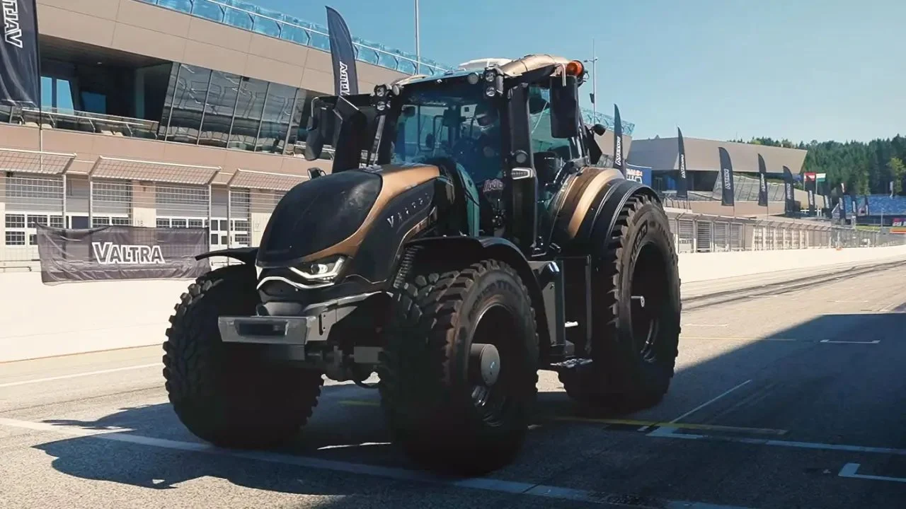 Valtra T236 bate recorde no Red Bull Ring: trator de 245 cv completa volta em 3 minutos e 36 segundos