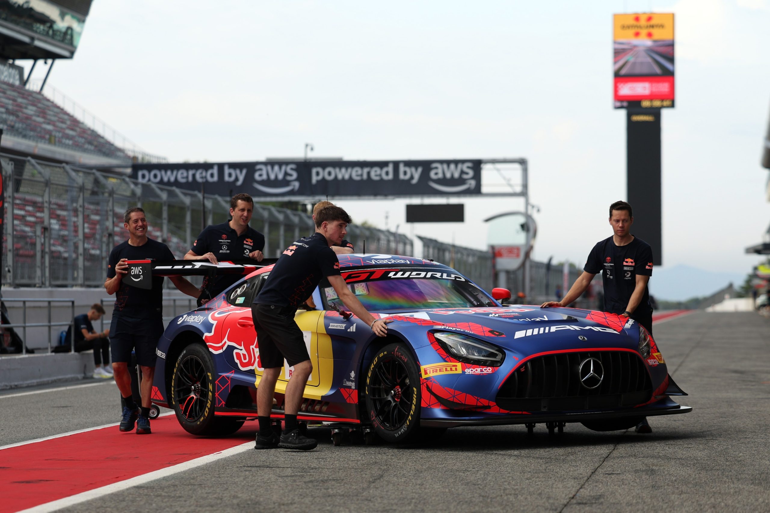O Mercedes-AMG GT3 EVO n.º 3 da Mercedes-AMG Team Verstappen Racing, o automóvel que Chris Lulham conduz durante toda a temporada