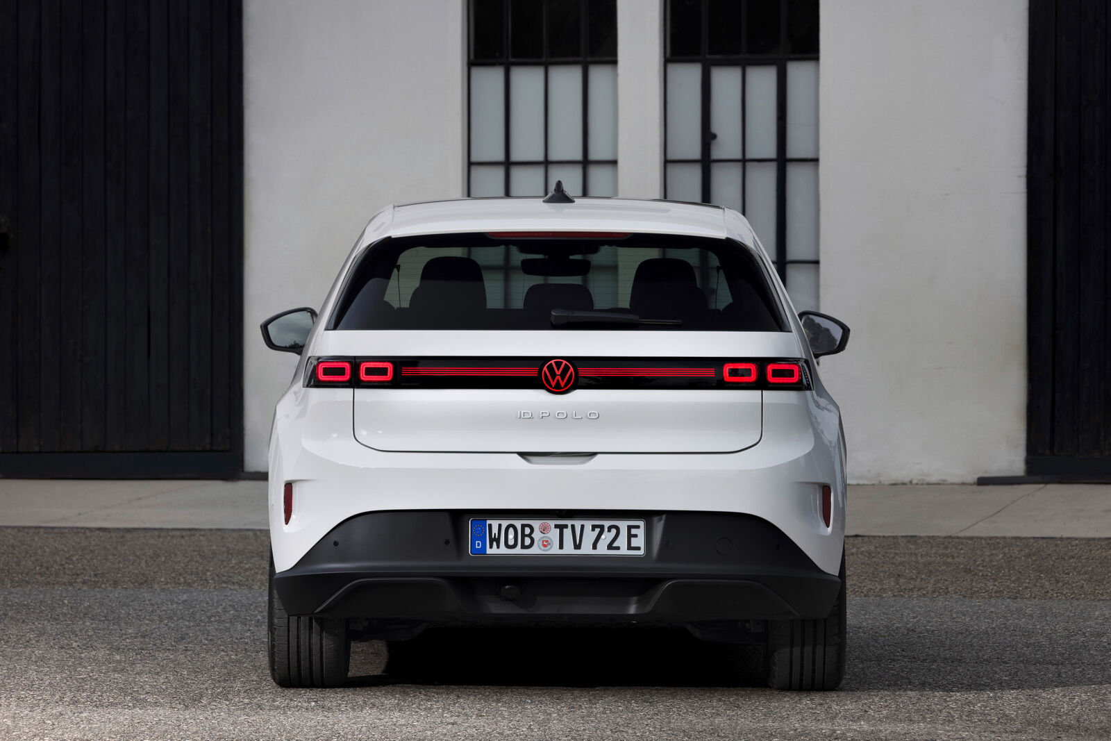 Volkswagen ID. Polo parado, numa fotografia oficial da Volkswagen de setembro de 2026. Não mostra os Cupra Terramar e Raval.