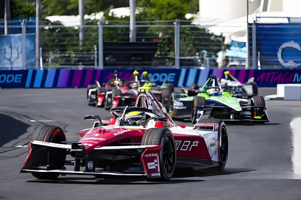 Oliver Rowland assume erro após acidente inesperado no e-prix de sanya