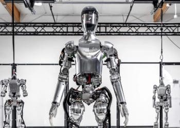 Robô humanoide treina para trabalhar em fábrica da BMW