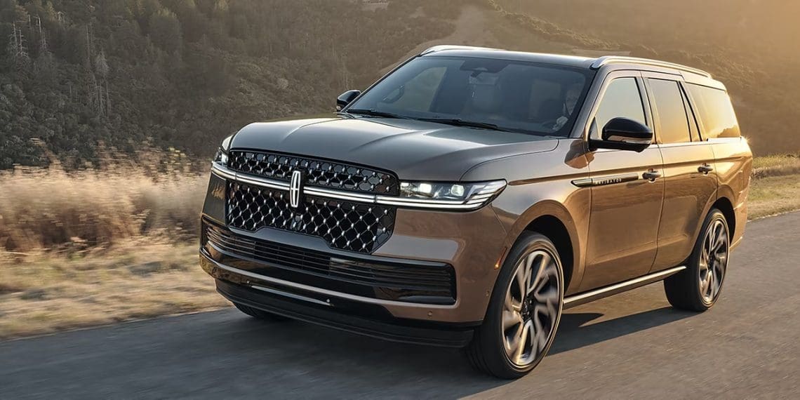2025 Lincoln Navigator Debuts with Pricey Upgrades and High-Tech Interior