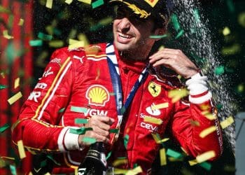 Carlos Sainz opts for Williams instead of Audi following Lewis Hamilton’s switch to Ferrari, leaving fans stunned on social platforms