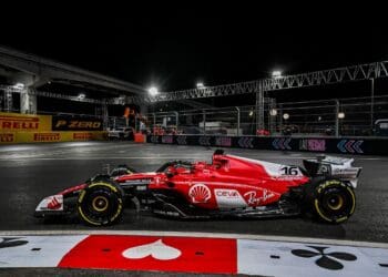 Charles Leclerc arrebatou pole position ao dominar qualificação em Las Vegas
