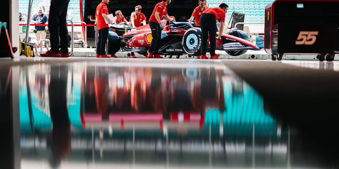 Ferrari roda em Fiorano para experimentar novas atualizações inspiradas na Red Bull