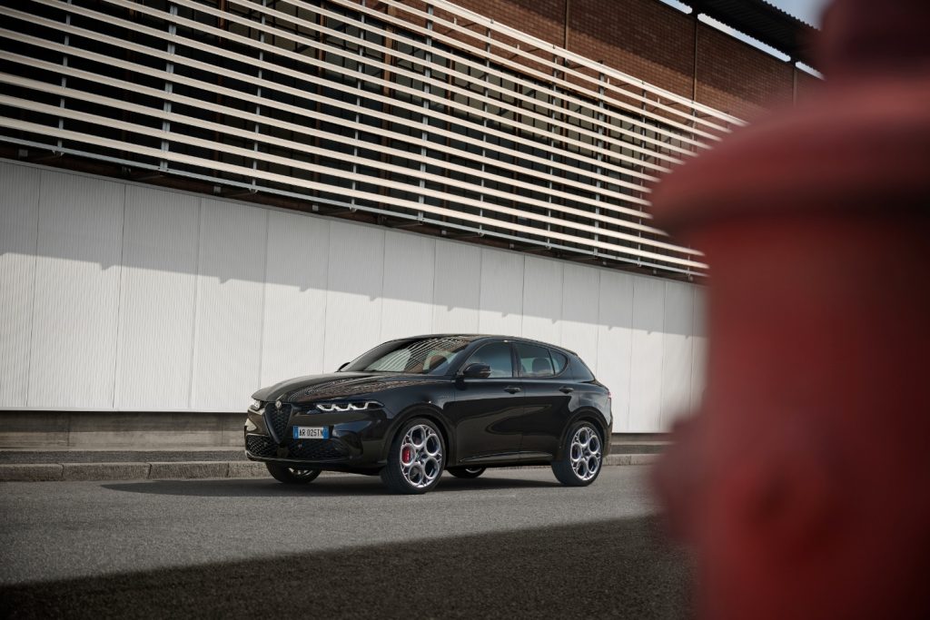 Alfa Romeo Tonale atualizado chega com caraterísticas tecnológicas melhoradas