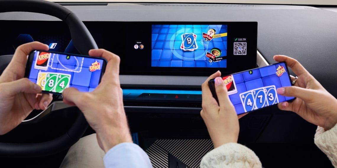 BMW traz o jogo do UNO para os seus modelos