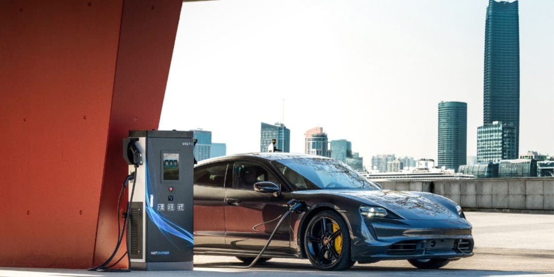 VOLT-E estreia estações de carregamento ultrarrápido de 300 kW
