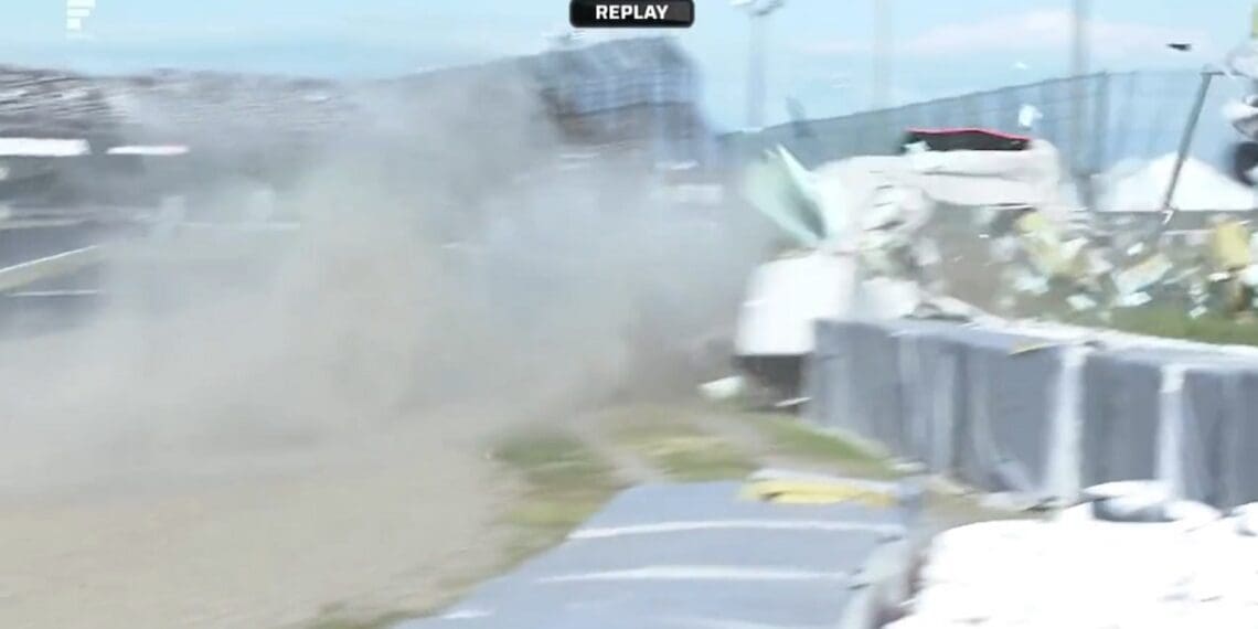 Vídeo: Assustador acidente na Super Fórmula em Suzuka acaba com monocoque a «aterrar» na parte inferior da pista