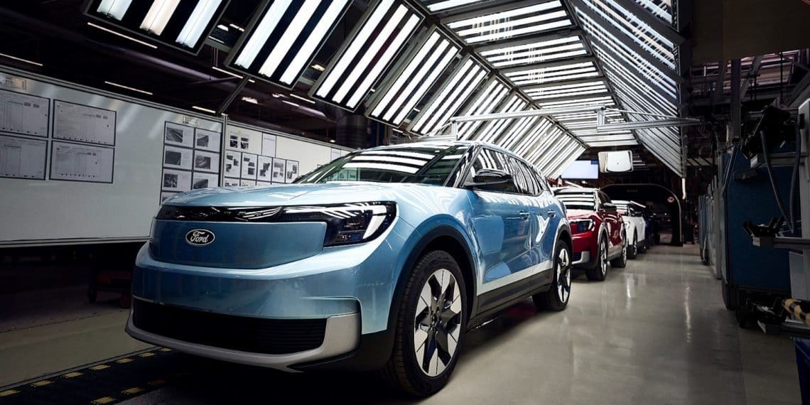 Explorer 100% elétrico é o primeiro modelo a sair da renovada fábrica da Ford de Colónia