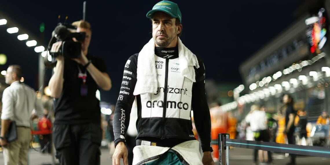 Aston Martin tem de se desenvolver mais rápido, salienta Fernando Alonso