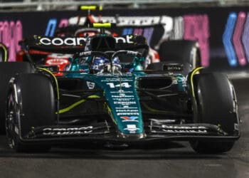 Fernando Alonso alerta que baixa aderência em Las Vegas ‘é fator muito perigoso’