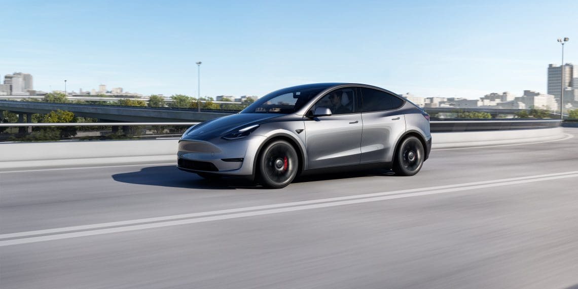 Tesla Releases Latest Full Self-Driving Update After Summer Overhaul!